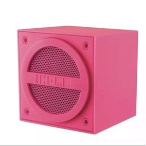 Wireless/Bluetooth iHome *RARE* Pink Speaker iBT16